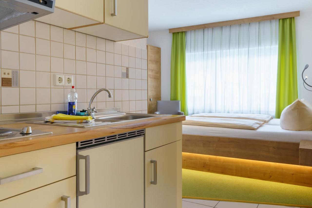 Hotel Rosenstein Heubach  Екстер'єр фото