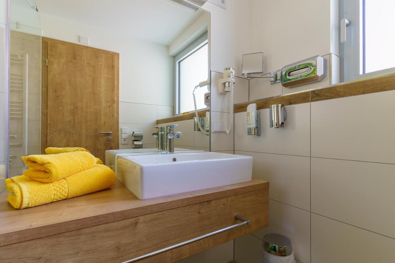 Hotel Rosenstein Heubach  Екстер'єр фото