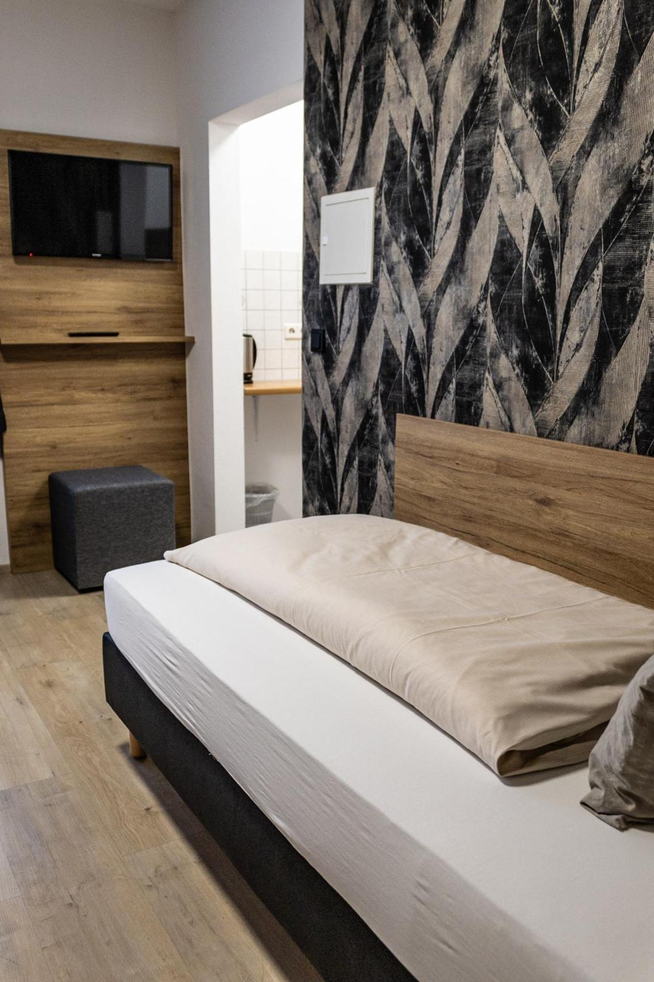 Hotel Rosenstein Heubach  Екстер'єр фото